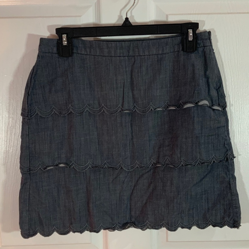 Banana Republic Chambray Scalloped Tiered Pencil Mini Skirt Size 4 - Picture 2 of 6